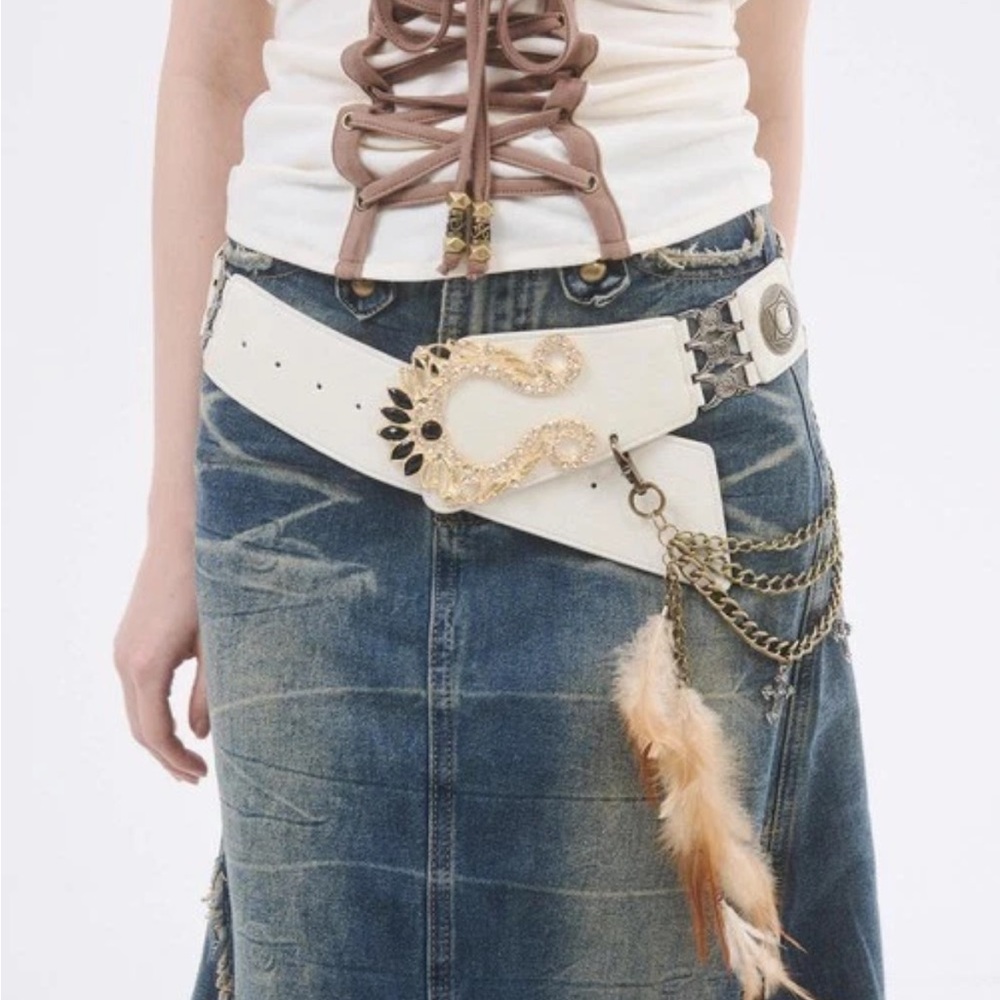D.i.a. revival gyaru gal feather chain  faux western leather belt 🐎